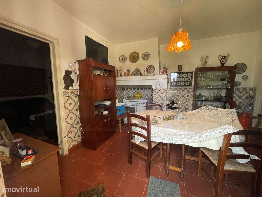 Moradia com Antiga padaria-4