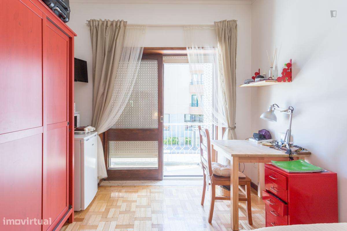 Quarto - localizado em Paranhos Porto - Grande imagem: 3/17