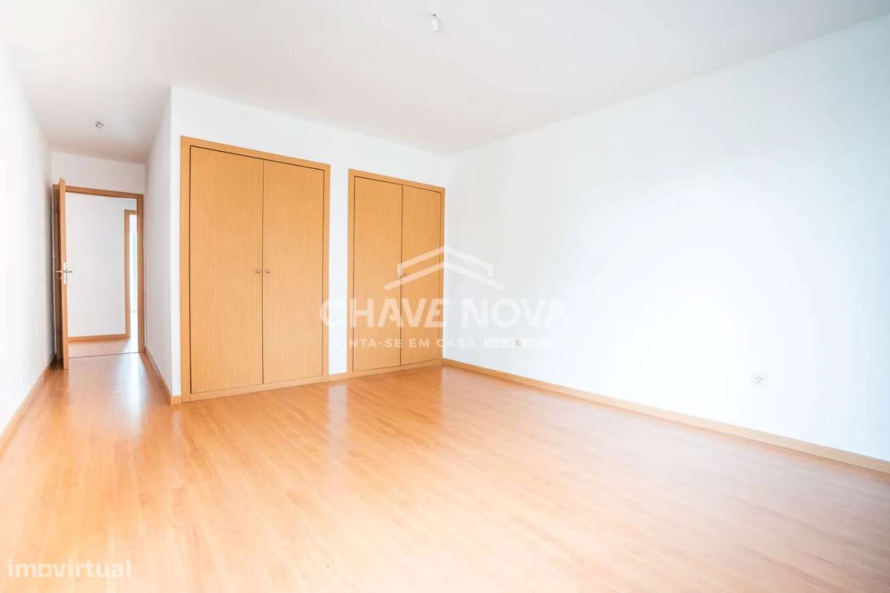 Apartamento T2+1 em Gulpilhares-0