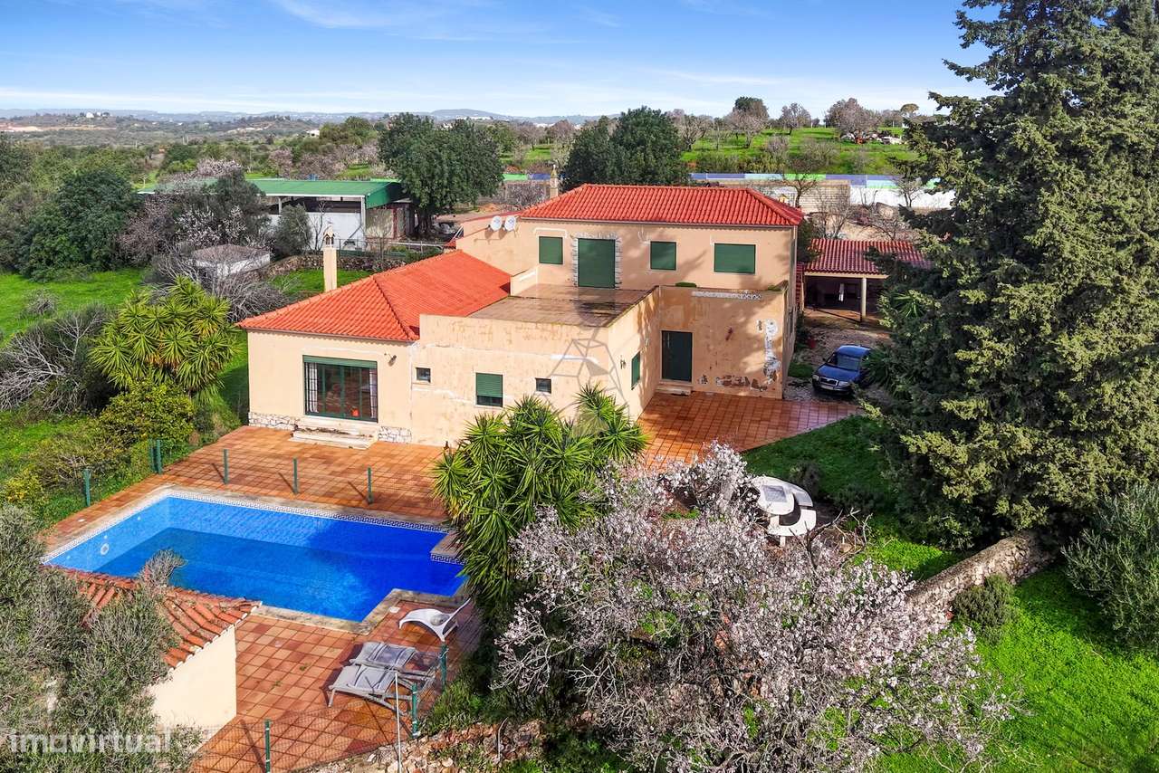 MORADIA T5  PROJETADA PARA A VIDA FAMILIAR E ENTRETERIMENTOS  COM  CON - Grande imagem: 4/33