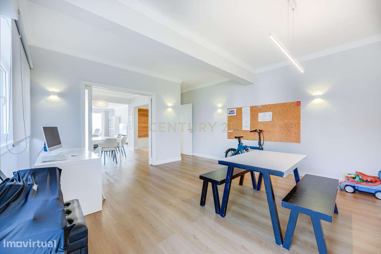 Fantástico T4 Alvalade com varandas, estacionamento e arrecadação-23