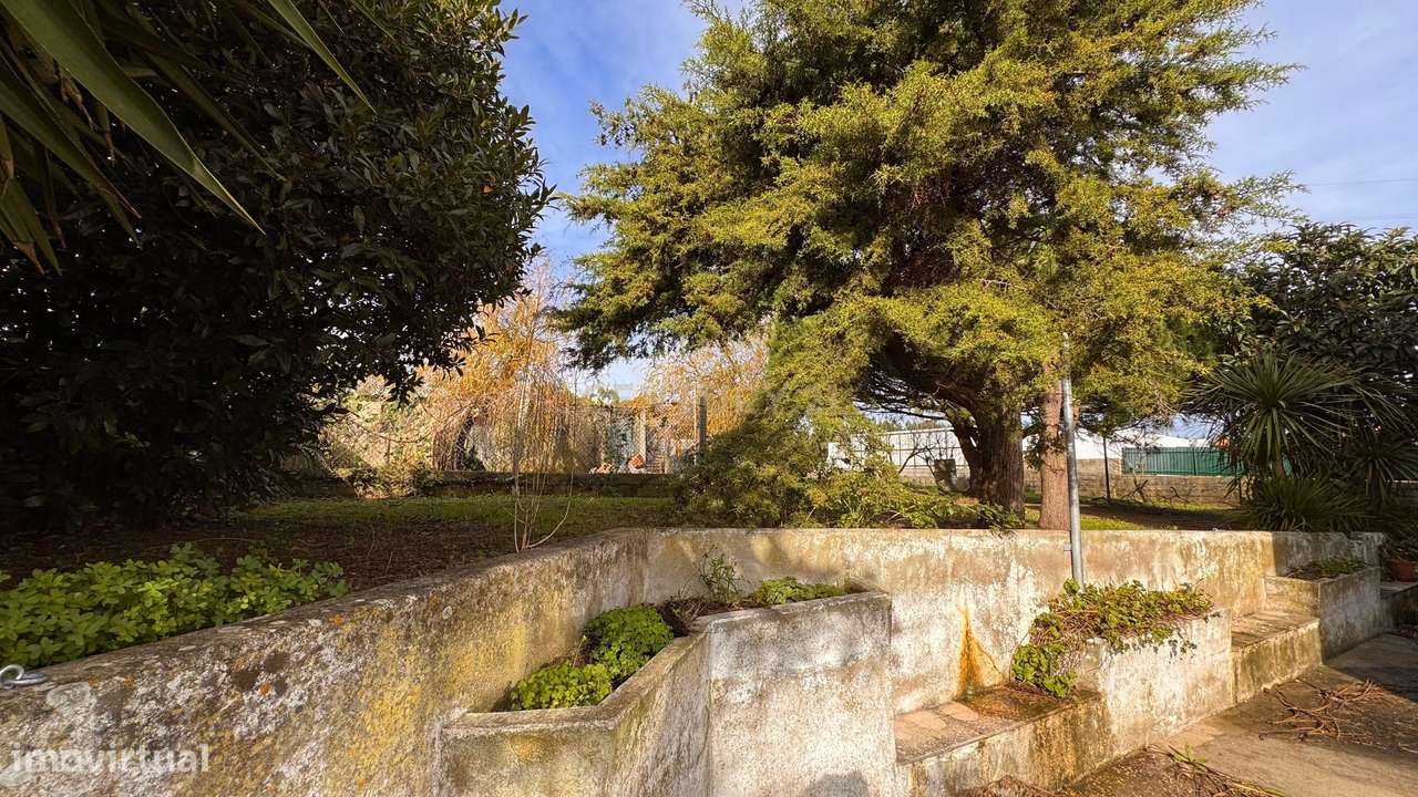 Moradia T5 com Terreno Generoso  - Mafra-15