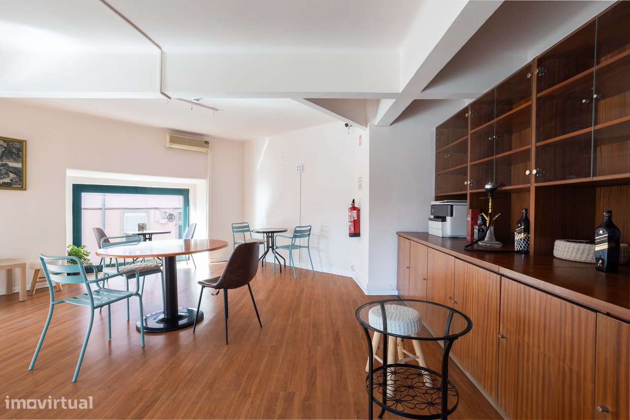 Invista no Futuro: Espaço Comercial Versátil em Campo Ourique - Grande imagem: 4/40