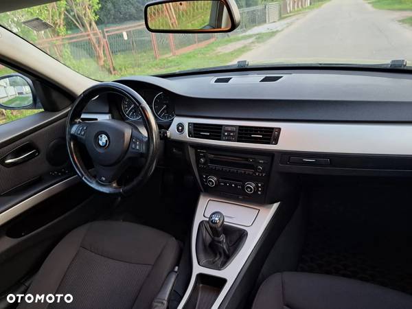 BMW Seria 3 316i - 13