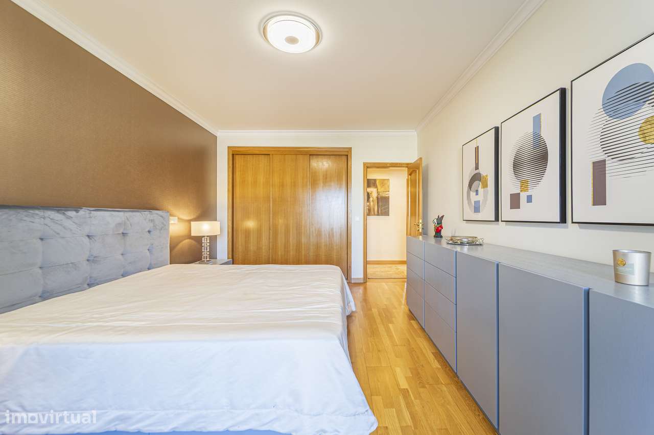 Apartamento T4 com Vista Rio no Alto do Restelo, Belém – 262 m²-25