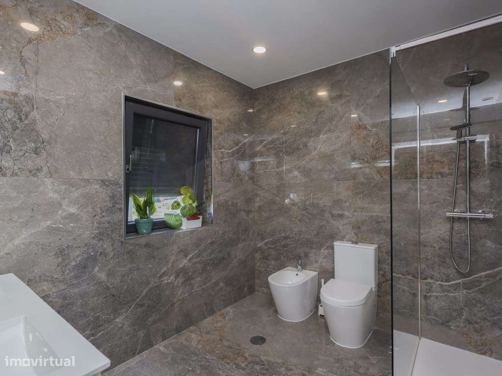 Moradia T3 com Terraço - Gondomar-17