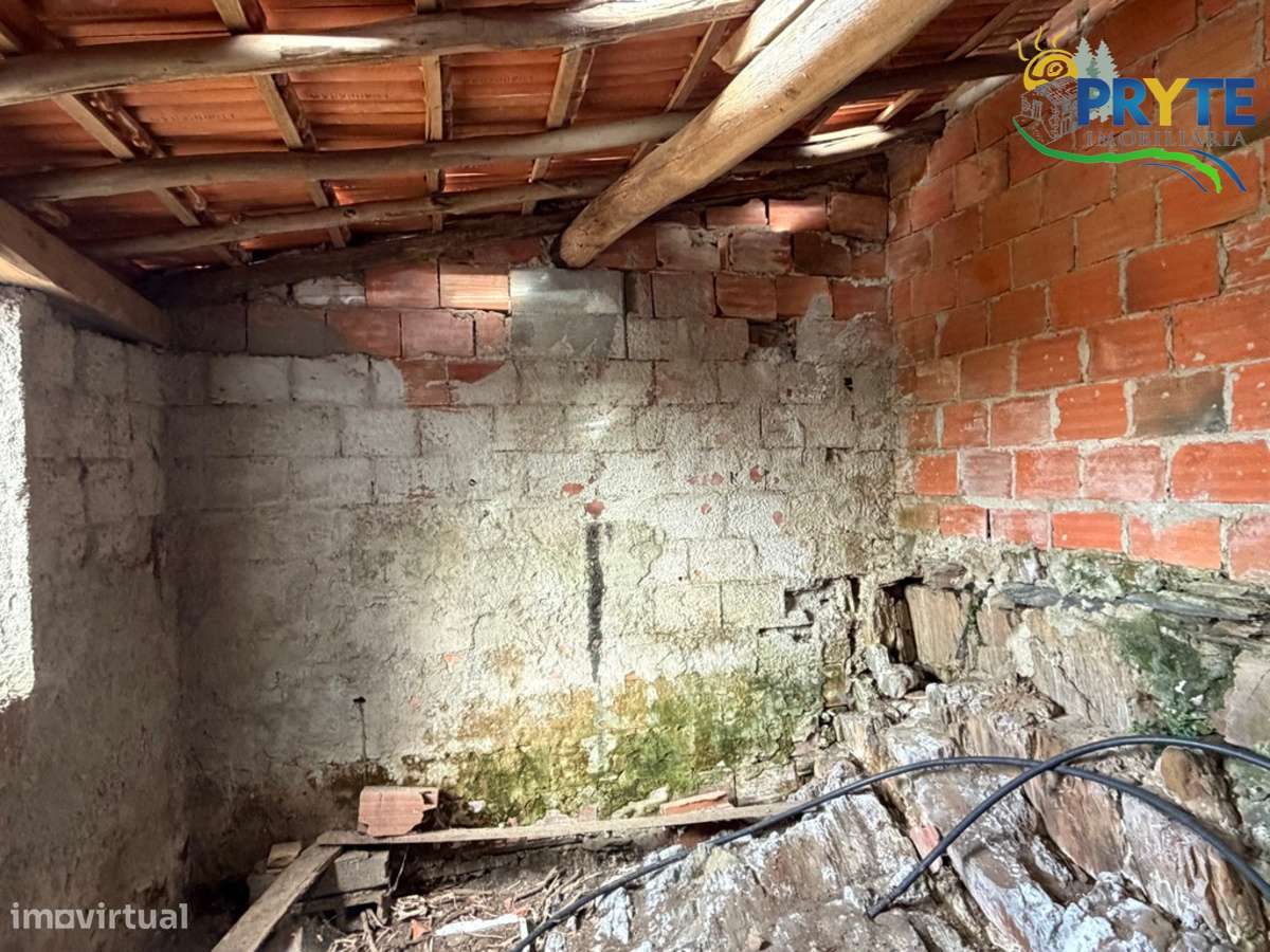 Moradia de 2 pisos na Freguesia da Ermida e Figueiredo-38