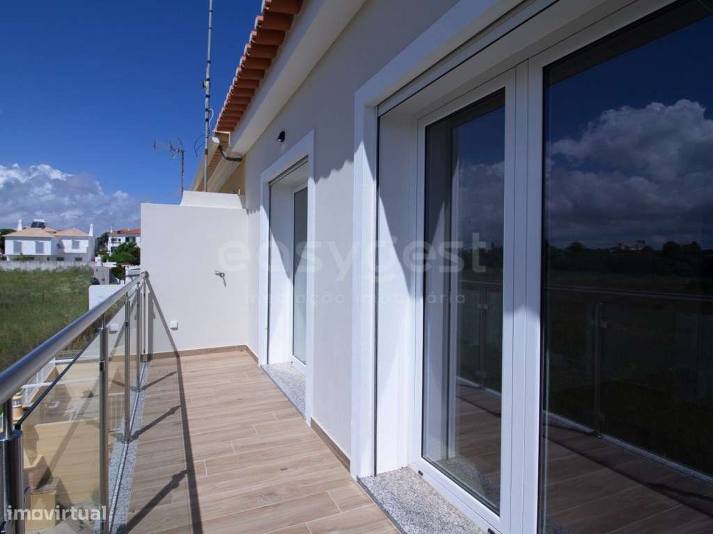 Moradia Nova Geminada T2+1 com cave e estacionamento - Altura - Grande imagem: 4/51