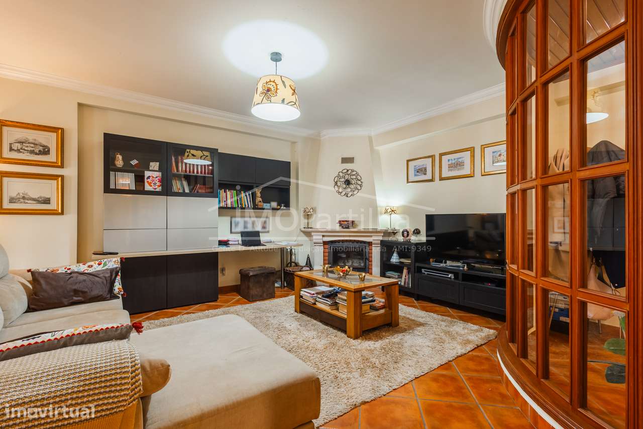 Apartamento T2 | 159 m² | Suíte | Garagem | Varanda-10