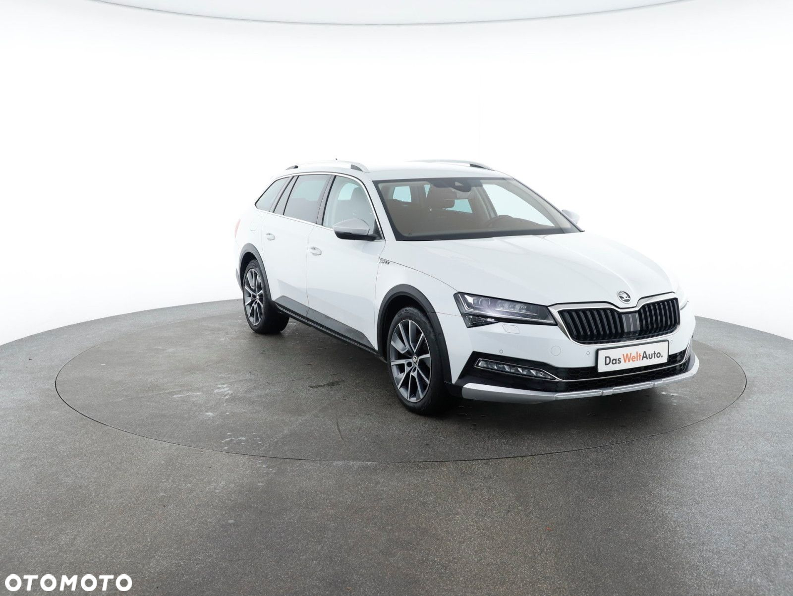 Skoda Superb 2.0 TDI SCR 4x4 Scout DSG - 5