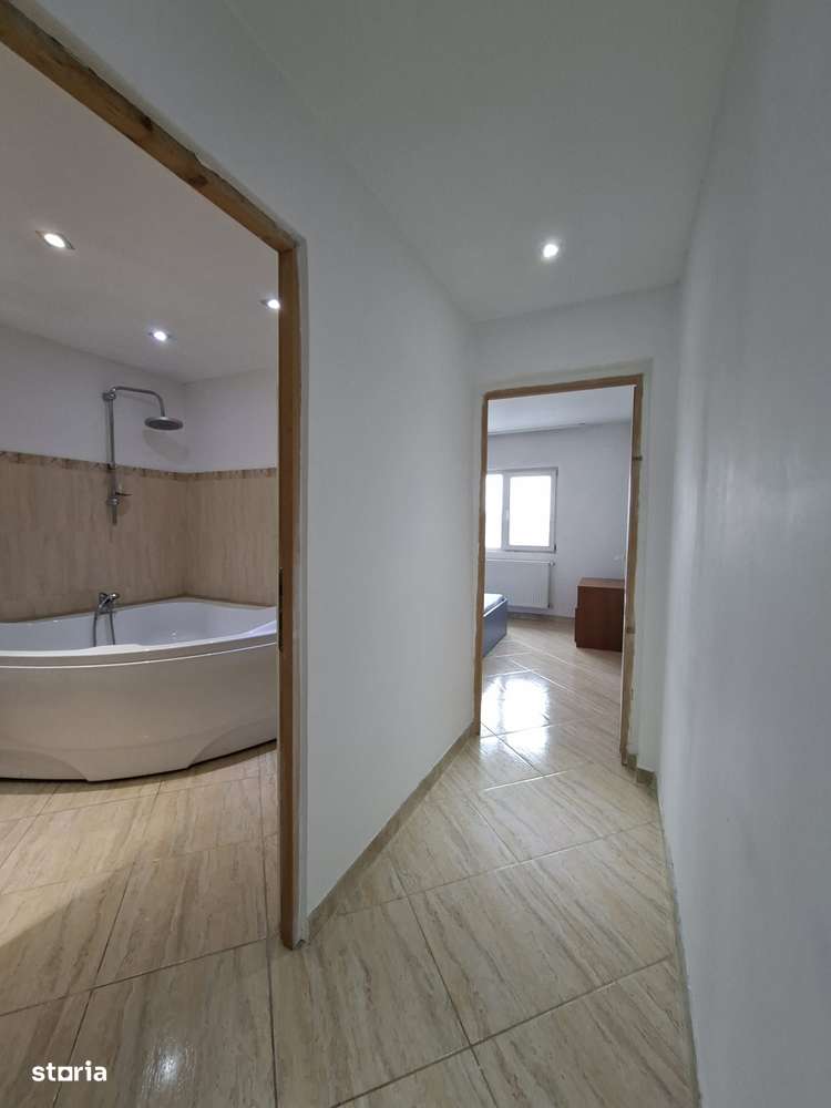 Mioritei (Carrefour) -3 cam decomandat/ 2 bai /centrala /renovat/-11