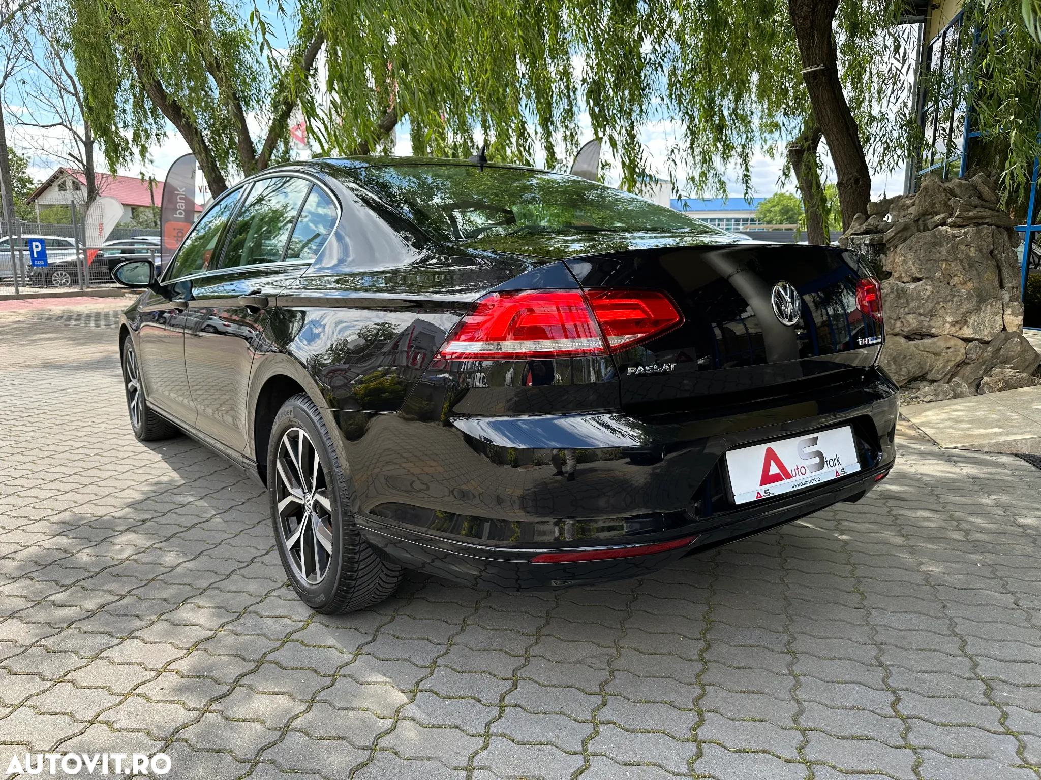 Volkswagen Passat 1.6 TDI Comfortline - 5