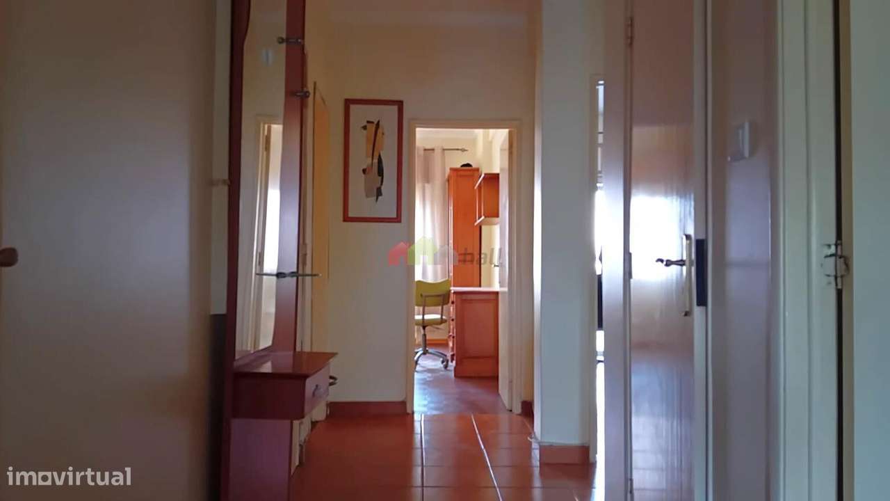 Apartamento T3 no Bairro Afonso Costa - Setúbal-1