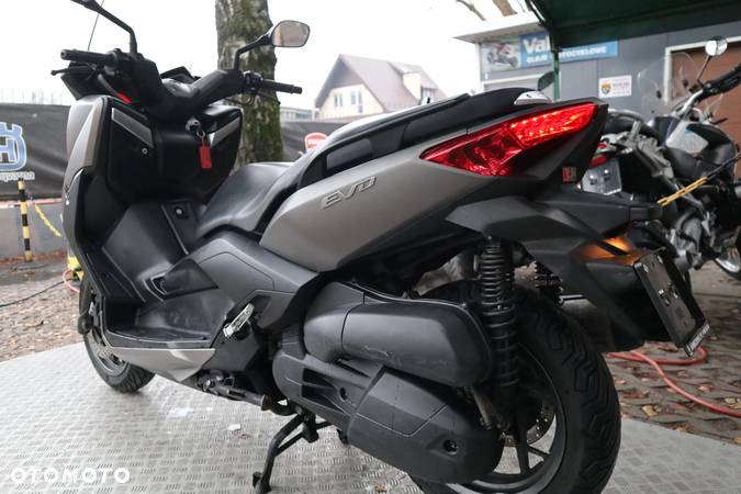 Yamaha X-max - 8