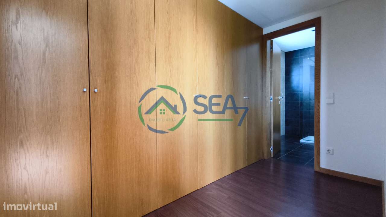 Moradia T6 com grande terreno, Meadela-20