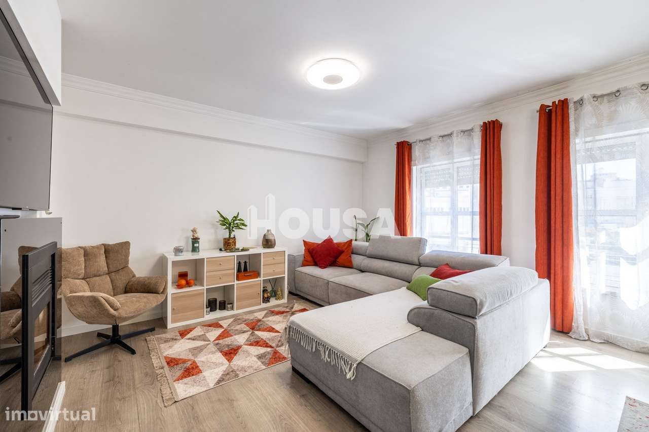 Apartamento T3 com Sótão, Garagem e Terraço – Nova Leiria-8