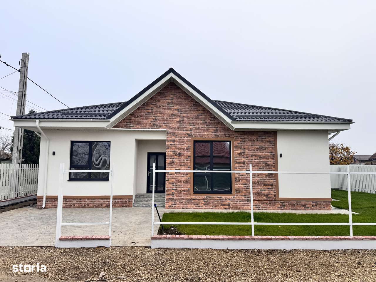 Casă parter 4 camere, acces civilizat + utilități publice, canalizare - Imagine principală: 2/16