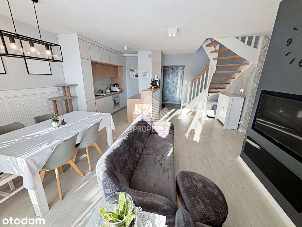 Teren ogrodzony,dwa m.postojowe,dwupoziomowe-5