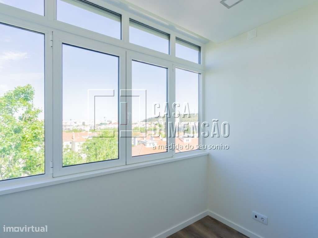 Apartamento T3 com Varanda em Benfica - Totalmente Mobilado e Pront...-45
