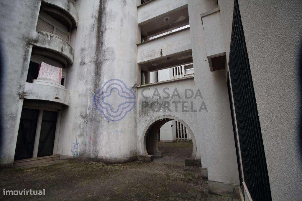 Apartamento T2, num 3º andar, em prédio com elevador, no centro de Mac - Grande imagem: 4/17