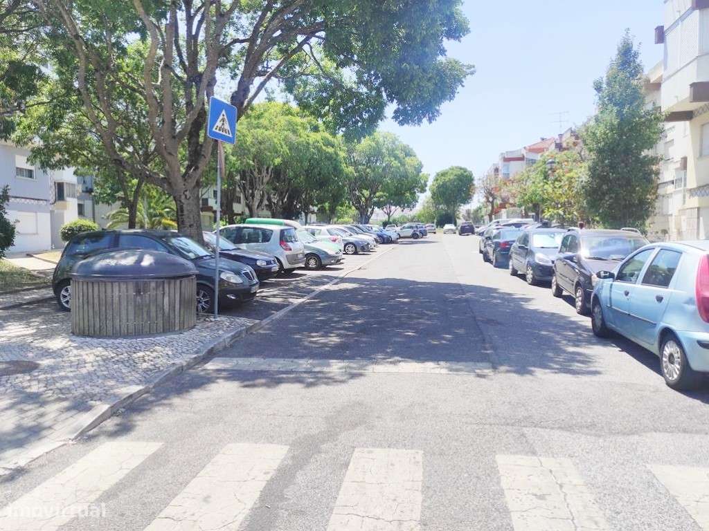 T3 Remodelado Junto á Escola Secundária da Amadora (Liceu)-23