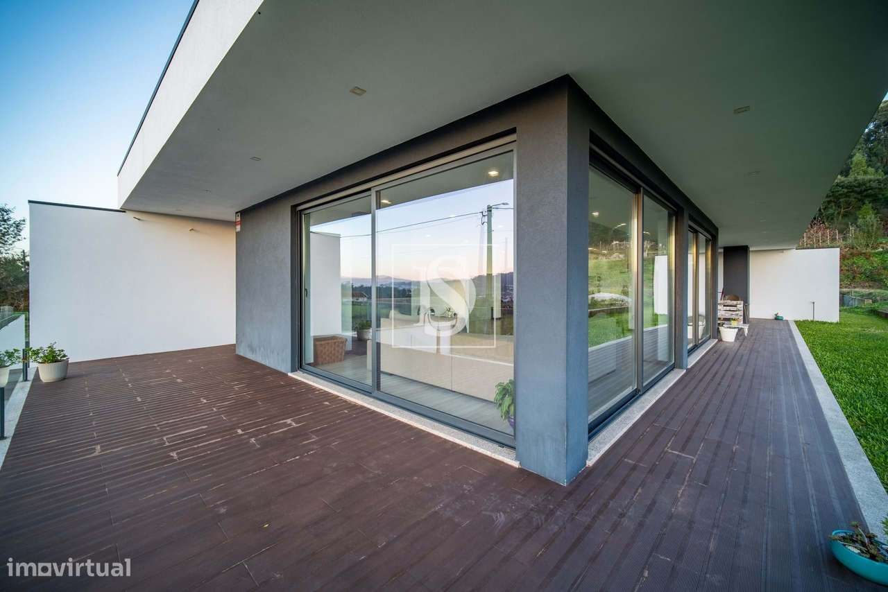 Moradia Individual T3, com jardim e vistas desafogadas-25