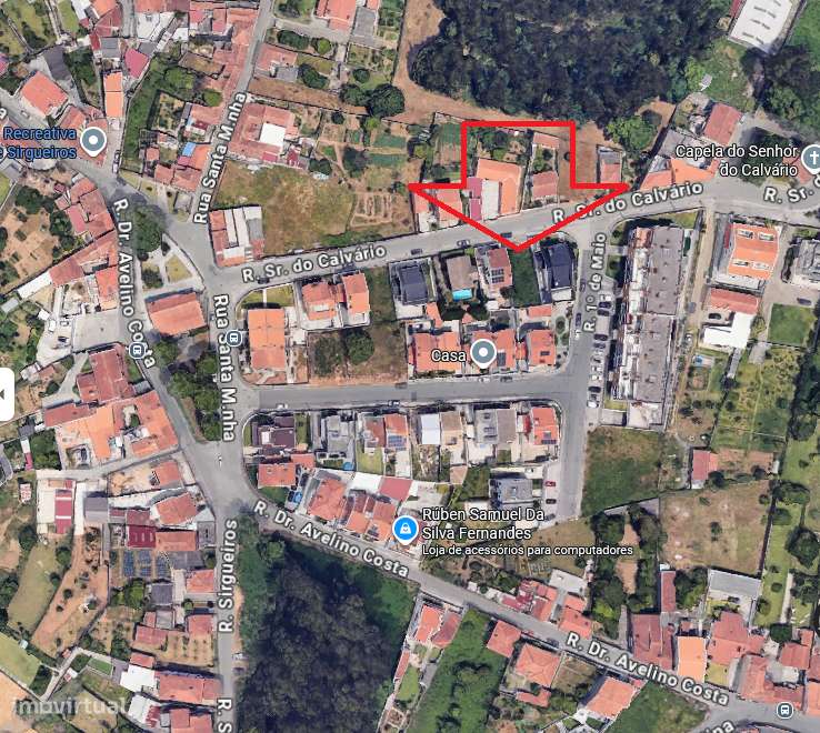 Lote para moradia 3 frentes com 3 pisos proximo aos Carvalhos-0