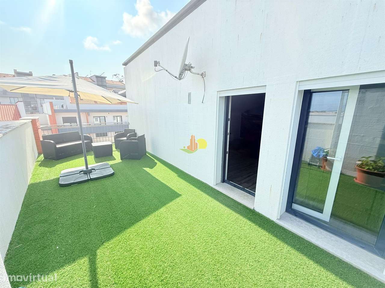 T4+1 Duplex com garagem dupla e terraço privativo-31