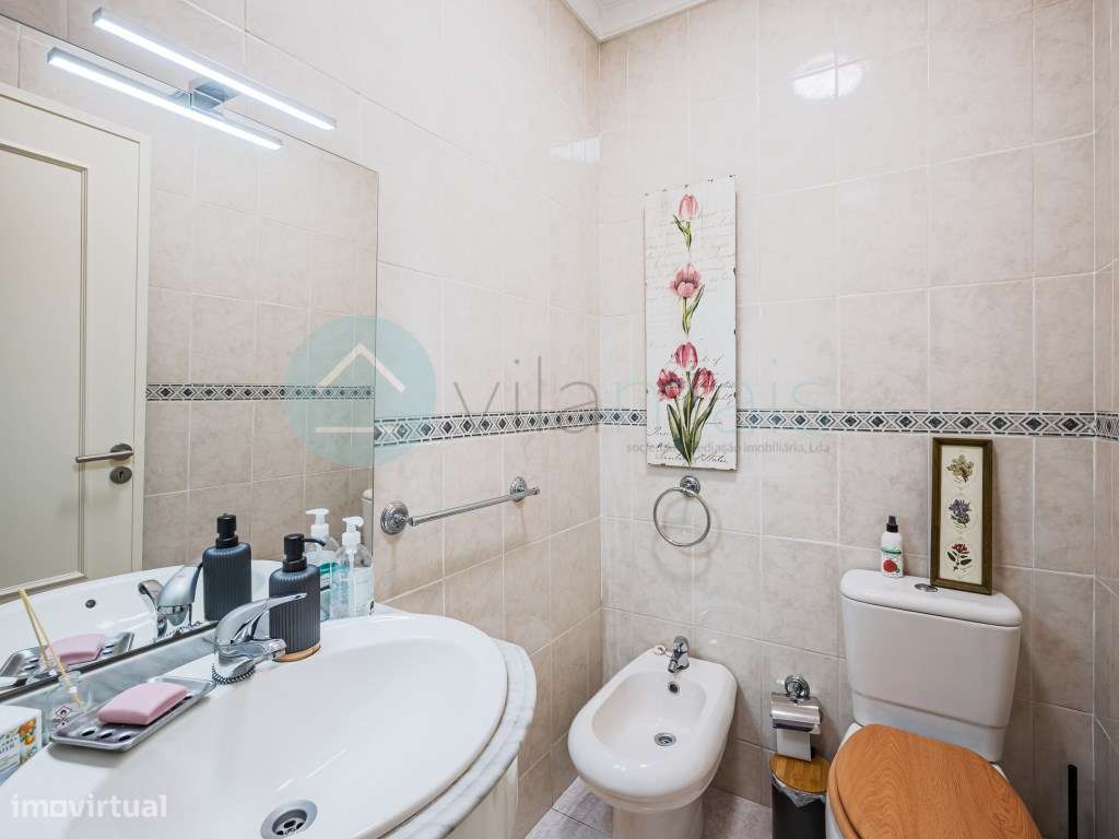 T2 à Venda na Areosa, Porto | Renovado, Garagem e Vista Mar-16