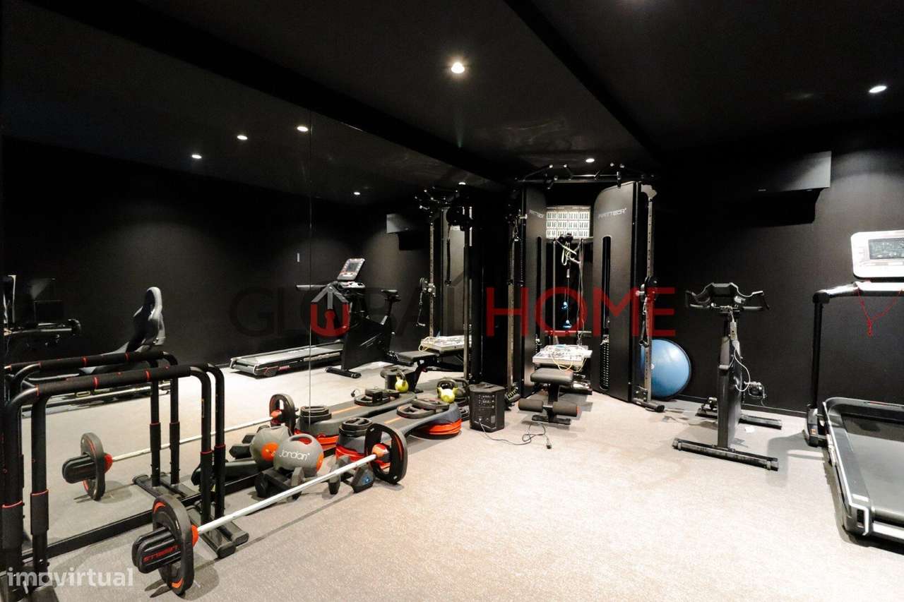 Moradia T5 com piscina na Quinta das Luzes-46