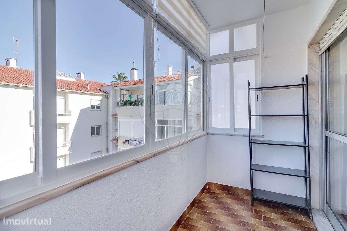 ApartamentoT2 em São João do Estoril, Alapraia-13