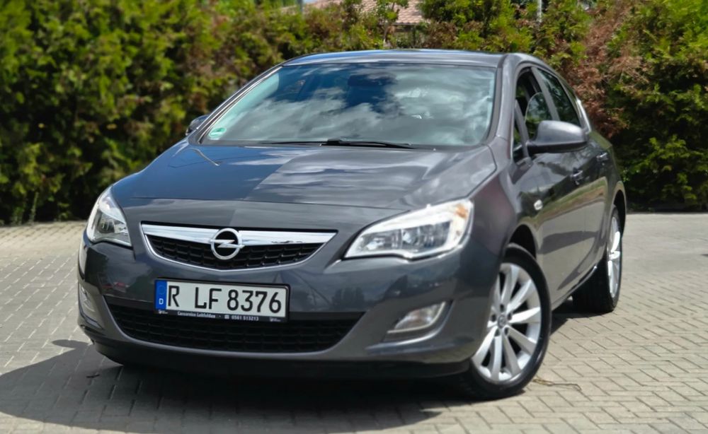Opel Astra J (2009-2019) 1.4 Turbo 150 Jahre 2012