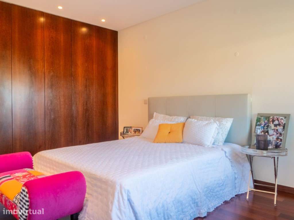 Moradia T6 com piscina em Viana do Castelo-16