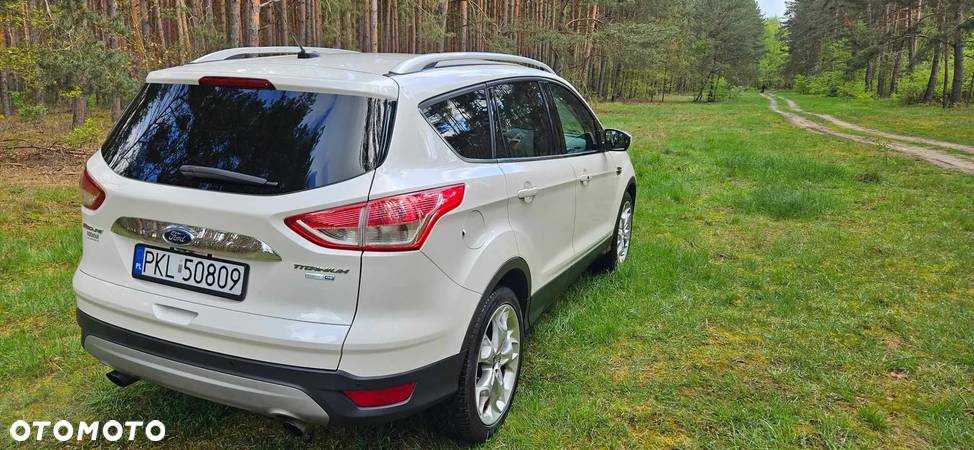 Ford Escape 2.0 EcoBoost AWD Titanium - 4