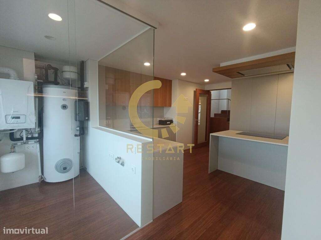 Duplex T4 de Luxo – Modernidade e Espaço no Centro da Trofa - Grande imagem: 4/60