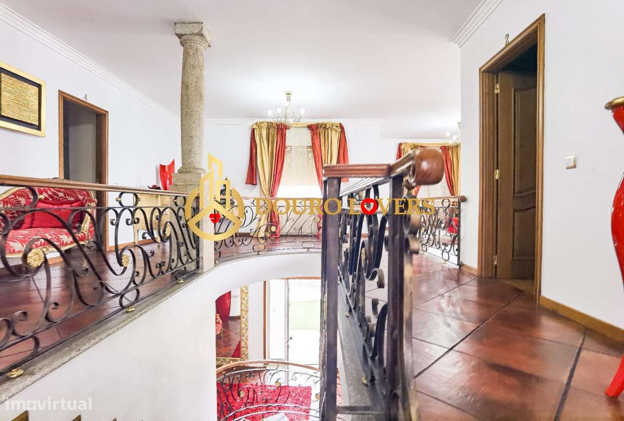 Moradia T4 com Piscina e Jardim em Ferreira - Paços de Ferreira-30
