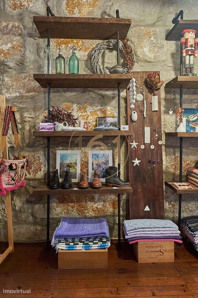 Loja na Travessa de Cedofeita para venda-25
