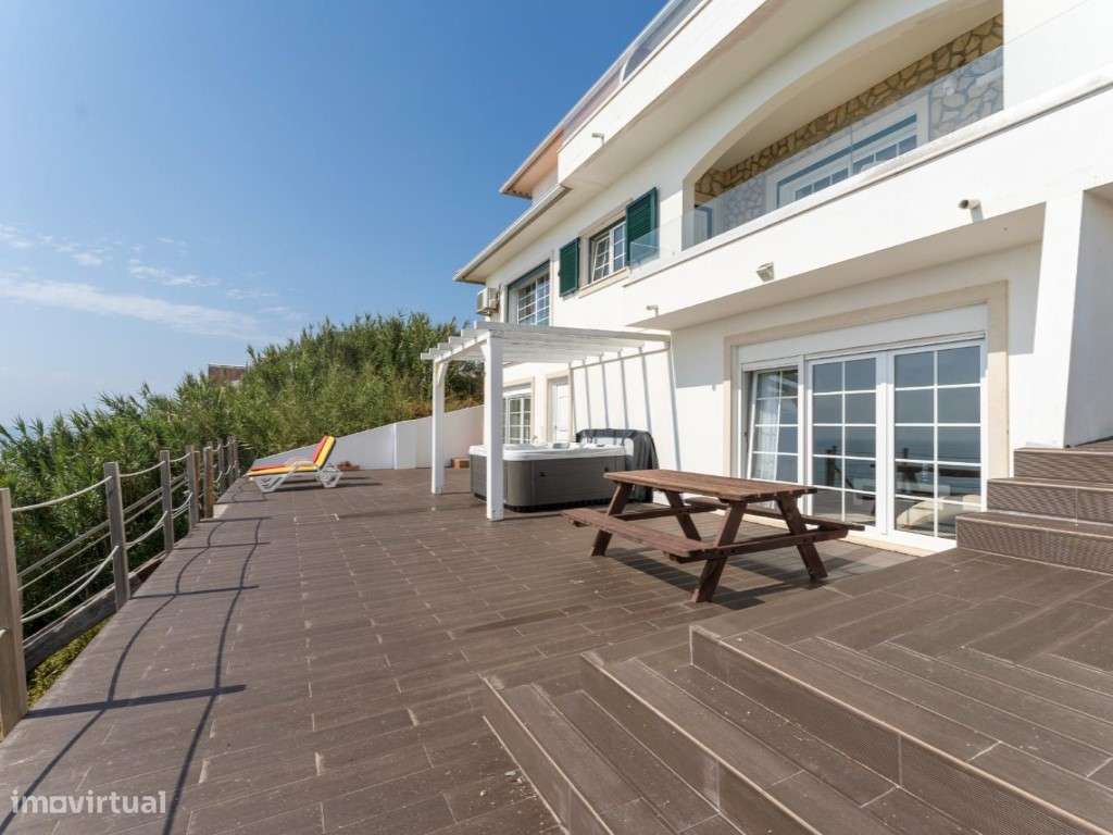 Moradia isolada V2+2 com vista mar na Praia da Légua-9