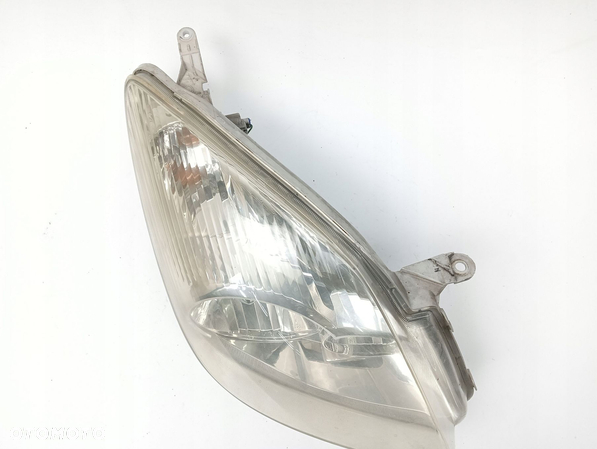 LAMPA PRAWY PRZÓD TOYOTA COROLLA VERSO I 1 (2001-2004) EUROPA - 7