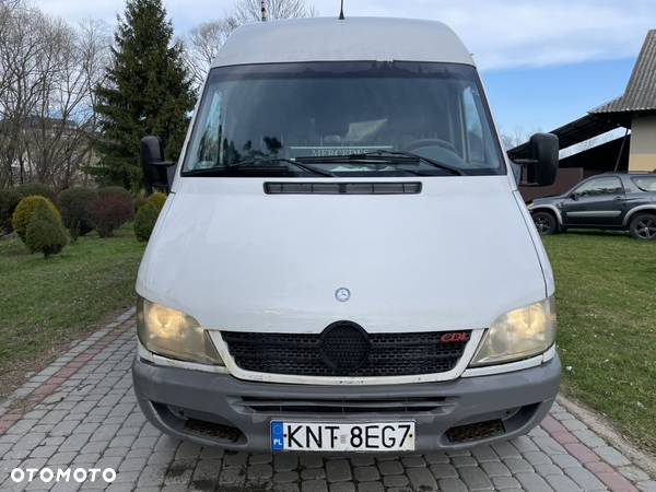 Mercedes-Benz Sprinter - 2