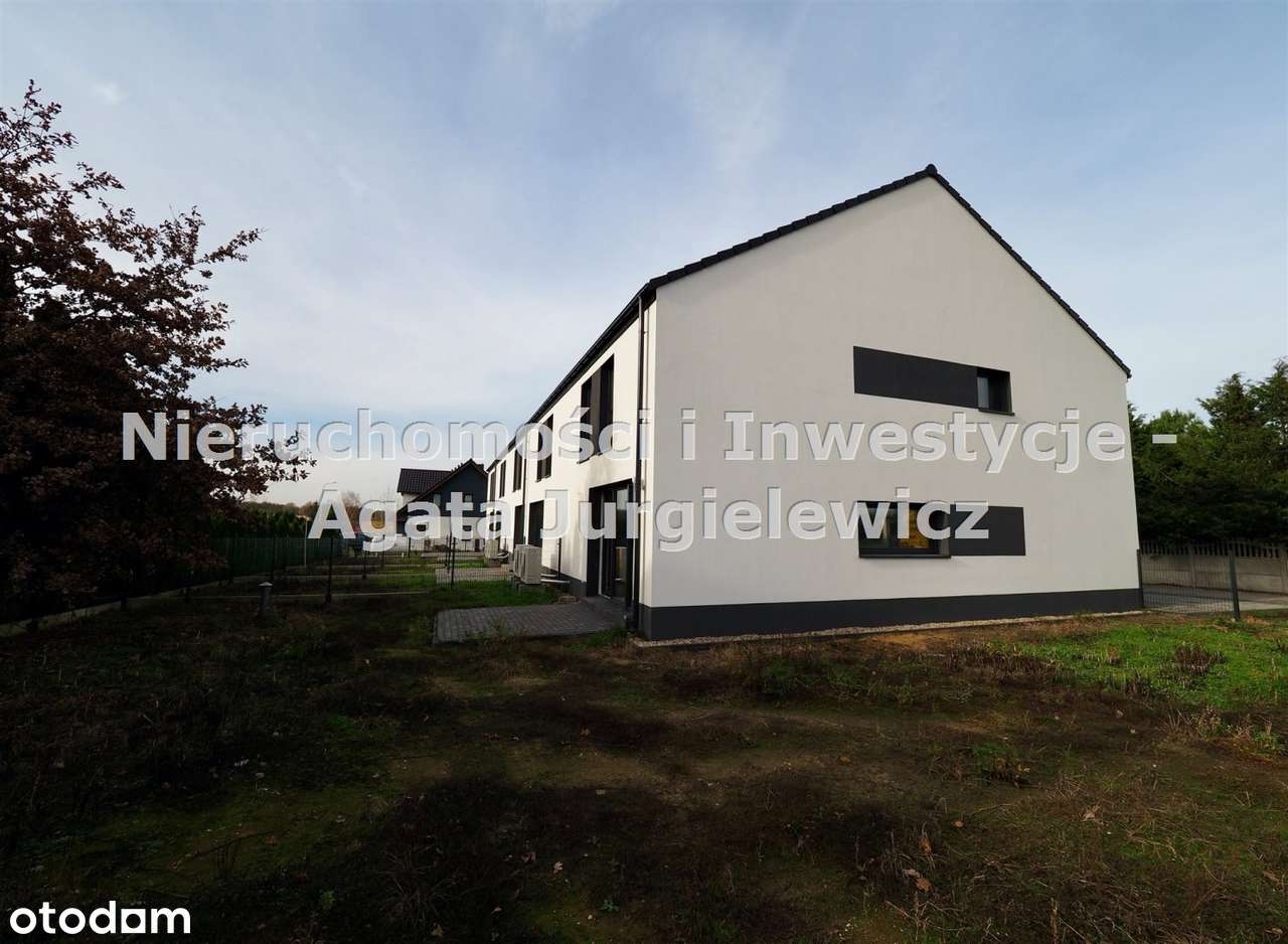 Szereg skrajny; Duża działka, Budynek z odbiorami-2