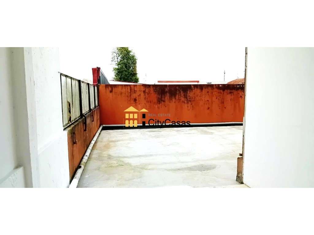 Loja c/ Terraço e 2 Frentes | Paranhos-4