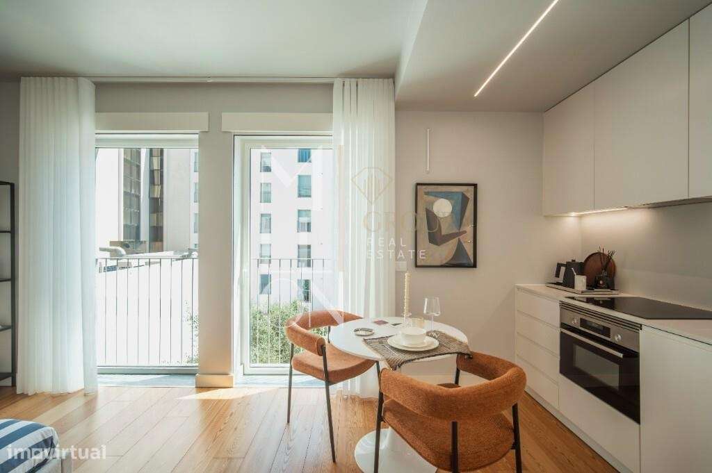 Apartamento em condominio com piscina - Avenida Liberdade-7
