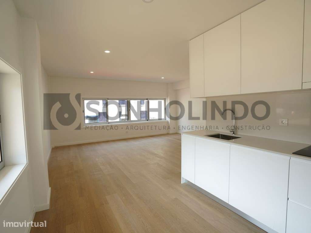 Apartamento T2 remodelado no centro de Gueifães.-7