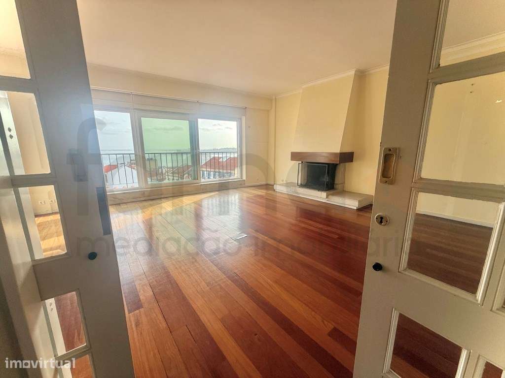 APARTAMENTO T2 NA RUA DOS NAVEGANTES - Grande imagem: 4/45