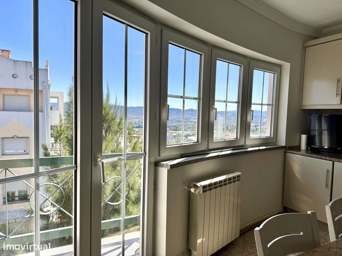 T4 Jardins das Artes, varandas e 2 garagens - Grande imagem: 4/17