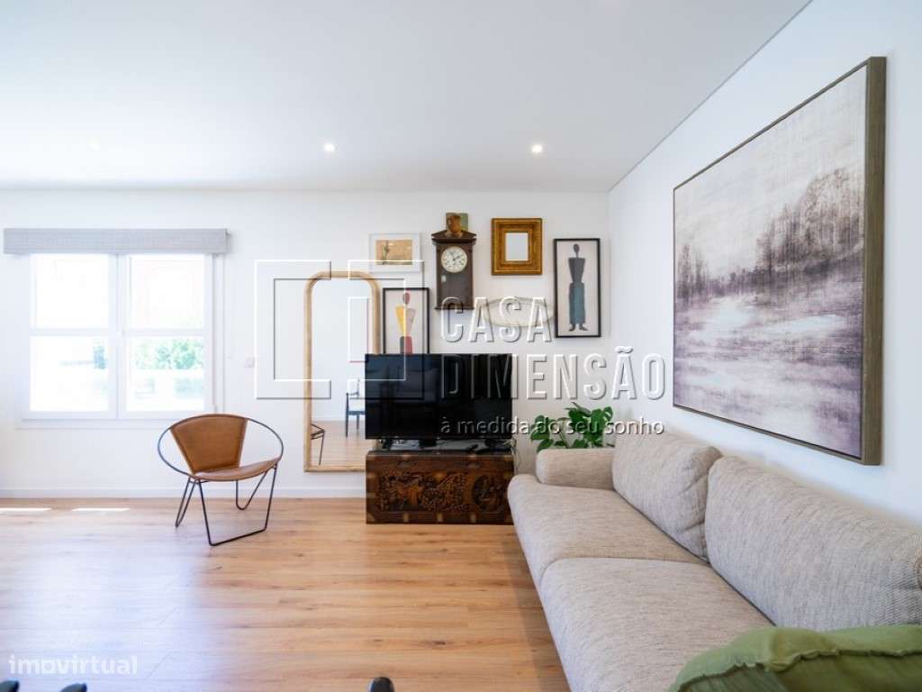 Apartamento de tipologia T2 na Serra de Carnaxide, com Garagem BOX,...-6