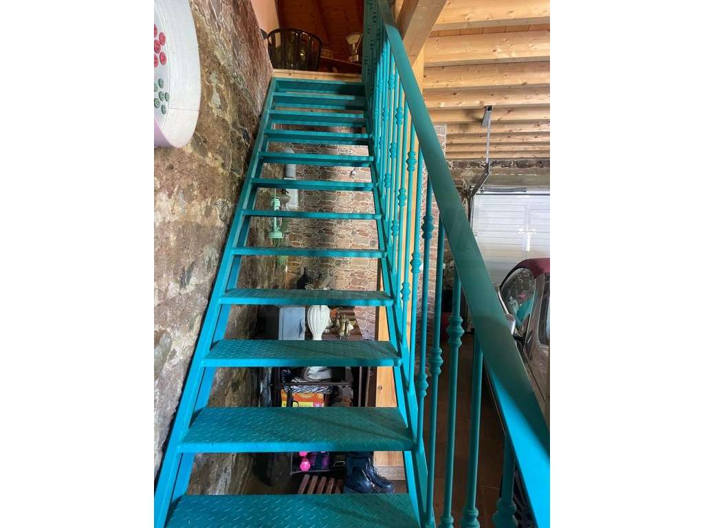 Moradia única na Abela - Espaço, Conforto e Tradição!-16