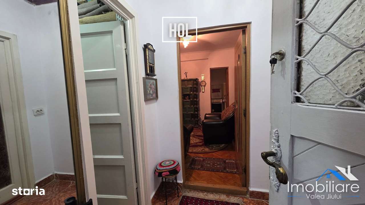 Casa cu 3 camere și curte – Petroșani, Colonie-11