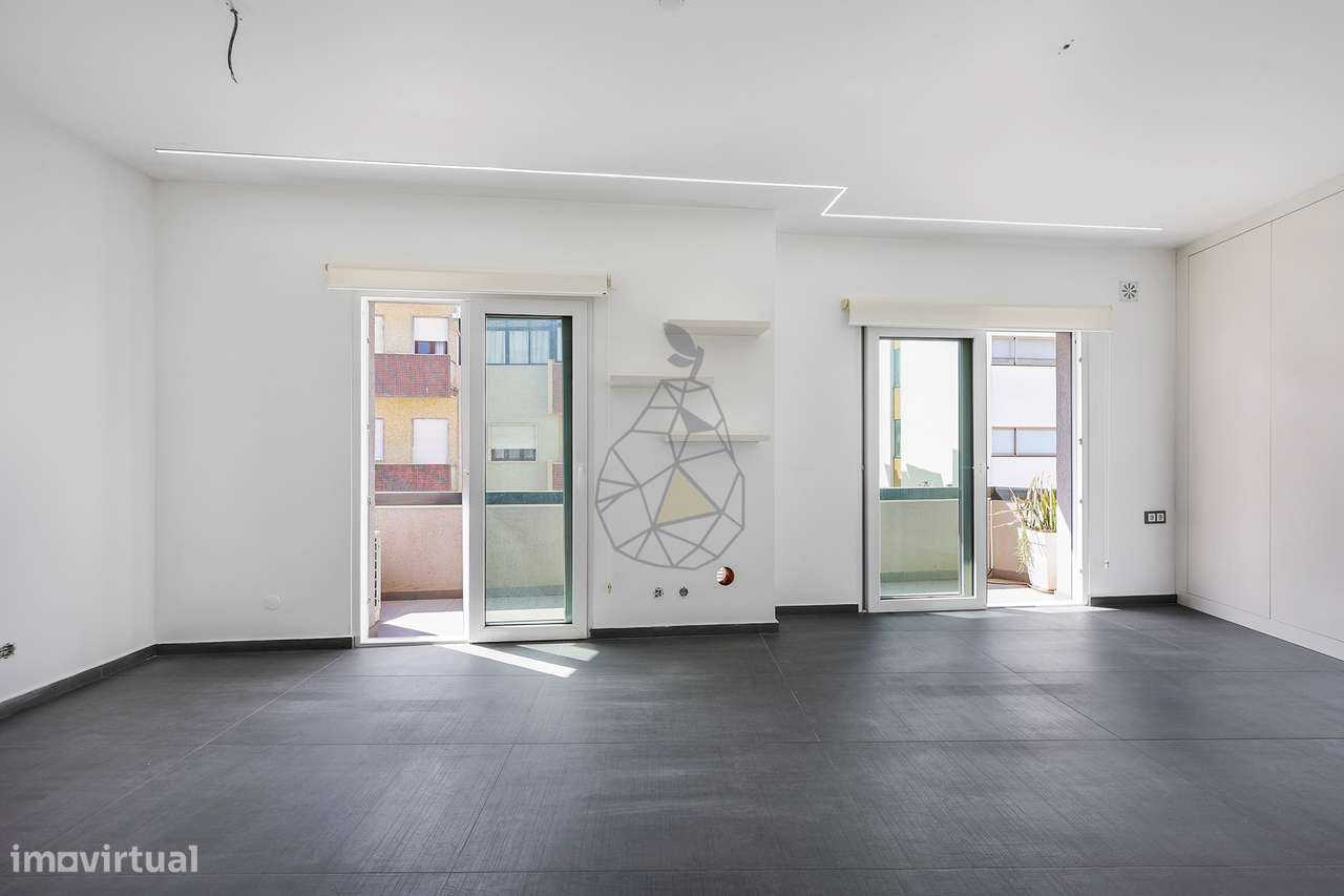 Escritório remodelado para arrendamento ao ano, com terraço e cozinha - Grande imagem: 3/32